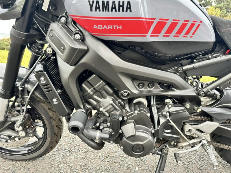 YAMAHA XSR 900 ABARTH