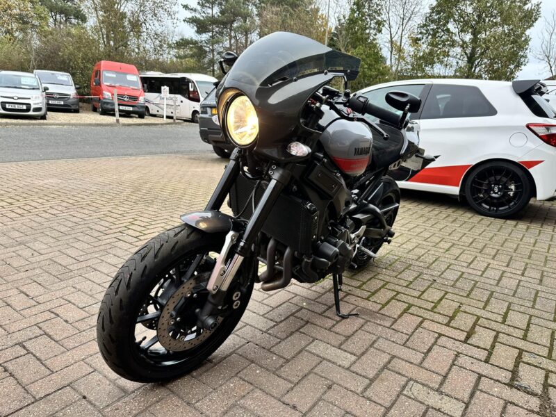 YAMAHA XSR 900 ABARTH