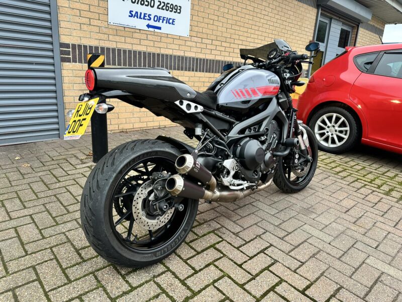 YAMAHA XSR 900 ABARTH