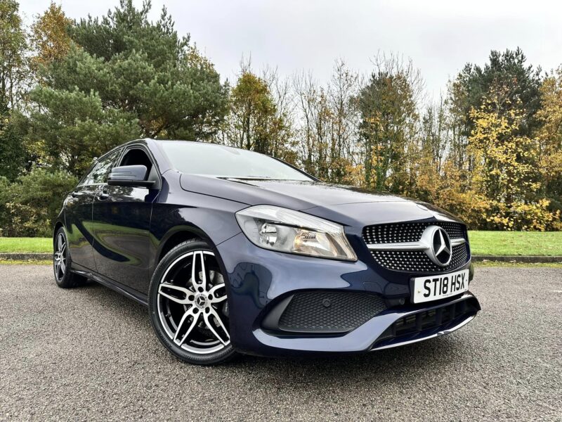 MERCEDES A180 AMG LINE AUTO