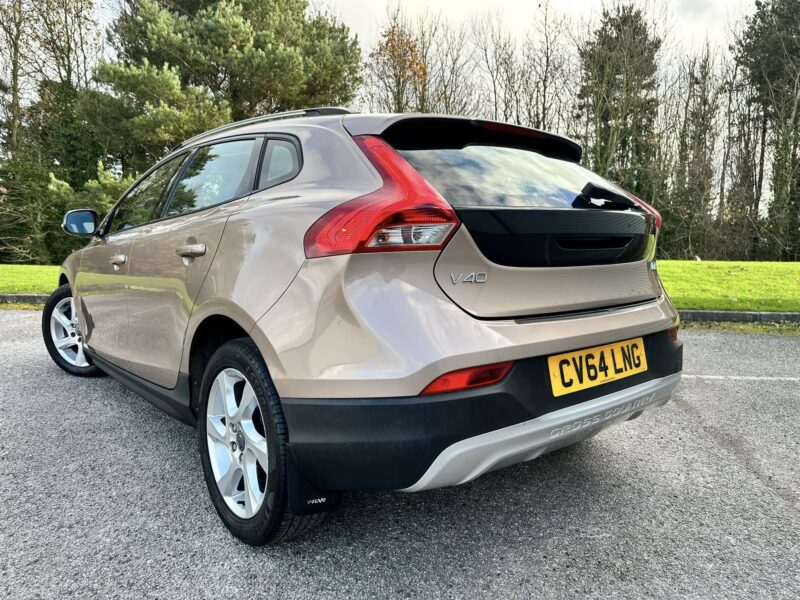 VOLVO V40 CROSS COUNTRY