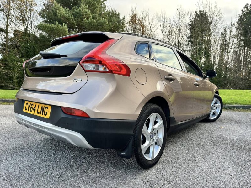 VOLVO V40 CROSS COUNTRY