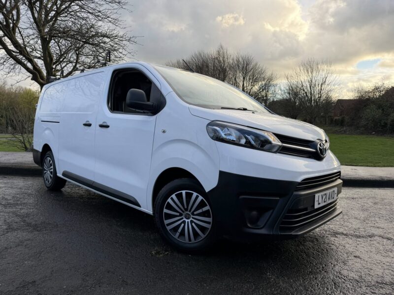 TOYOTA PROACE