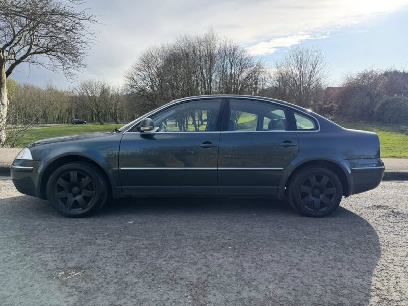 VOLKSWAGEN PASSAT HIGHLINE