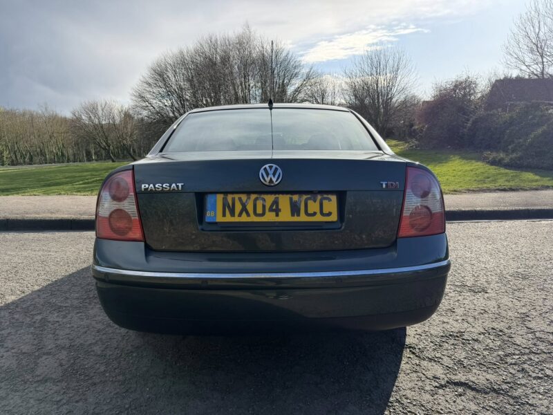 VOLKSWAGEN PASSAT HIGHLINE