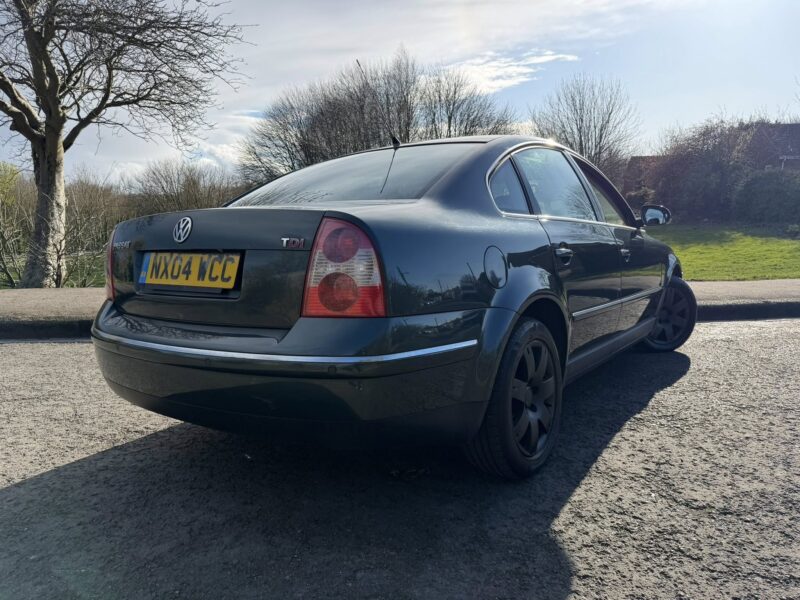 VOLKSWAGEN PASSAT HIGHLINE