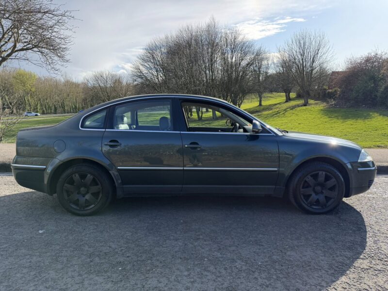 VOLKSWAGEN PASSAT HIGHLINE