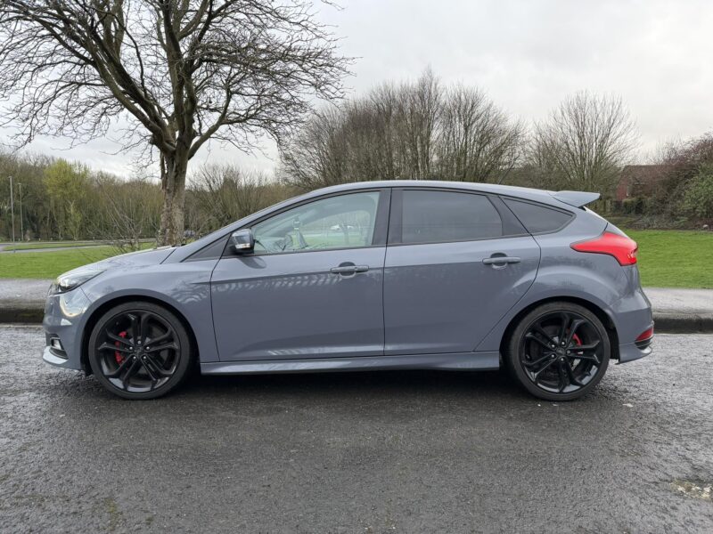 FORD FOCUS ST-3