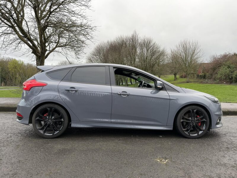FORD FOCUS ST-3