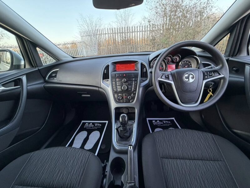 VAUXHALL ASTRA DESIGN