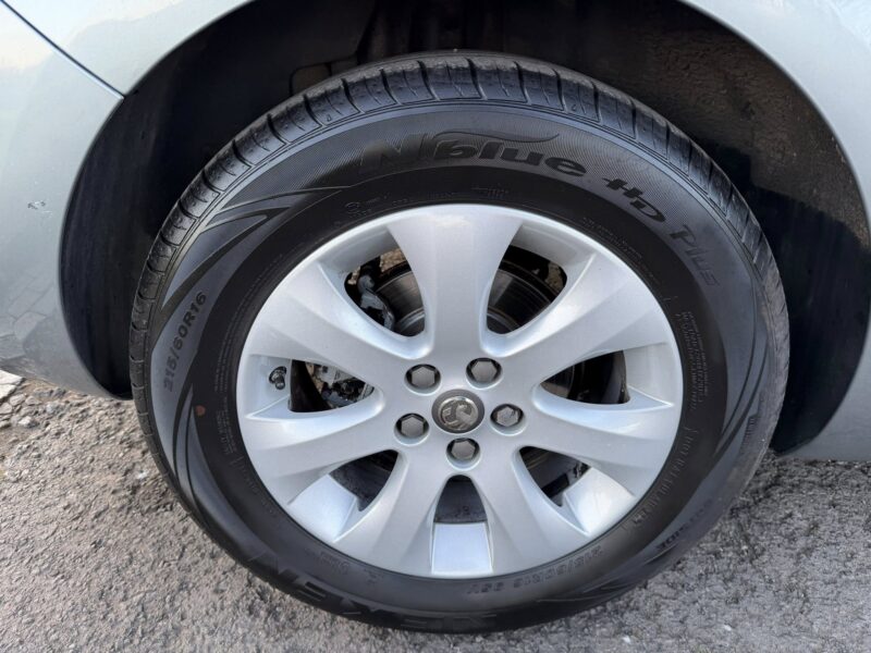 VAUXHALL ASTRA DESIGN