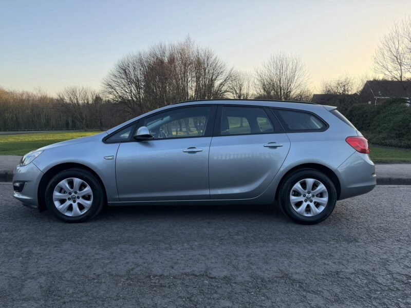 VAUXHALL ASTRA DESIGN