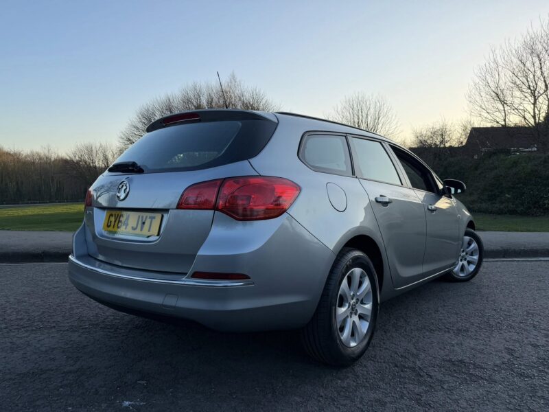 VAUXHALL ASTRA DESIGN