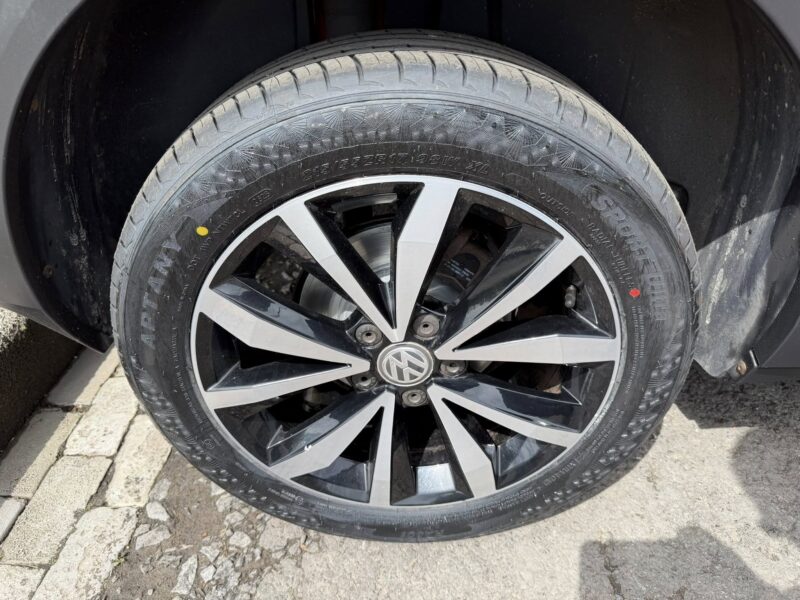 VOLKSWAGEN T-ROC DESIGN